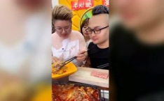 娱乐吃瓜酱的外婆,娱乐吃瓜酱背后的温馨故事
