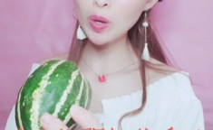 娱乐吃瓜酱小时候的缺点,从童年的小缺点蜕变为璀璨明星