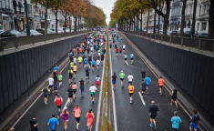 娱乐吃瓜酱鸭子跑马拉松,吃瓜酱鸭子跑马记